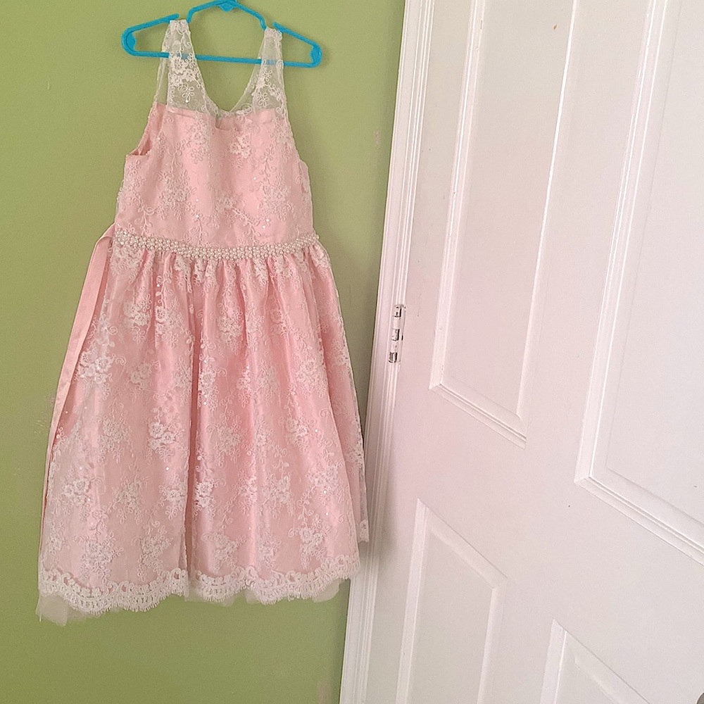 Girl pink lace dress